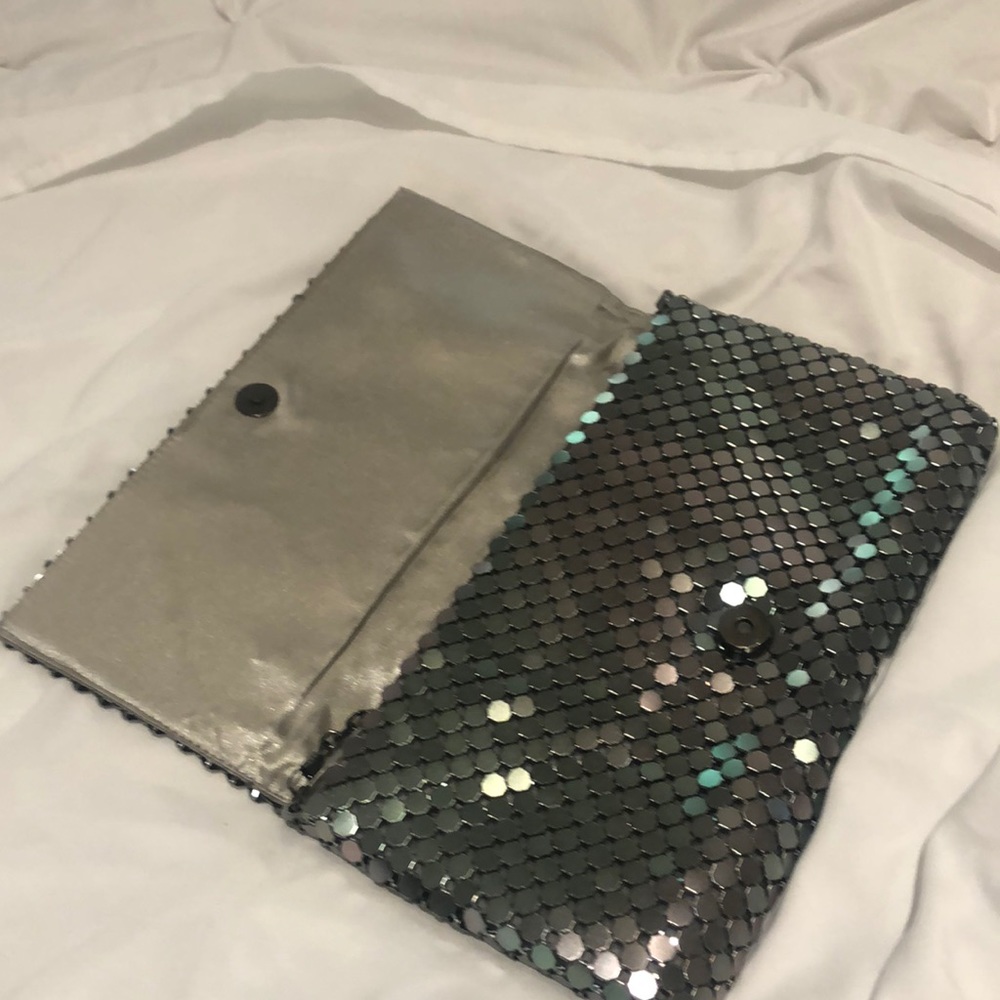 Clutch - Picture 2 of 5